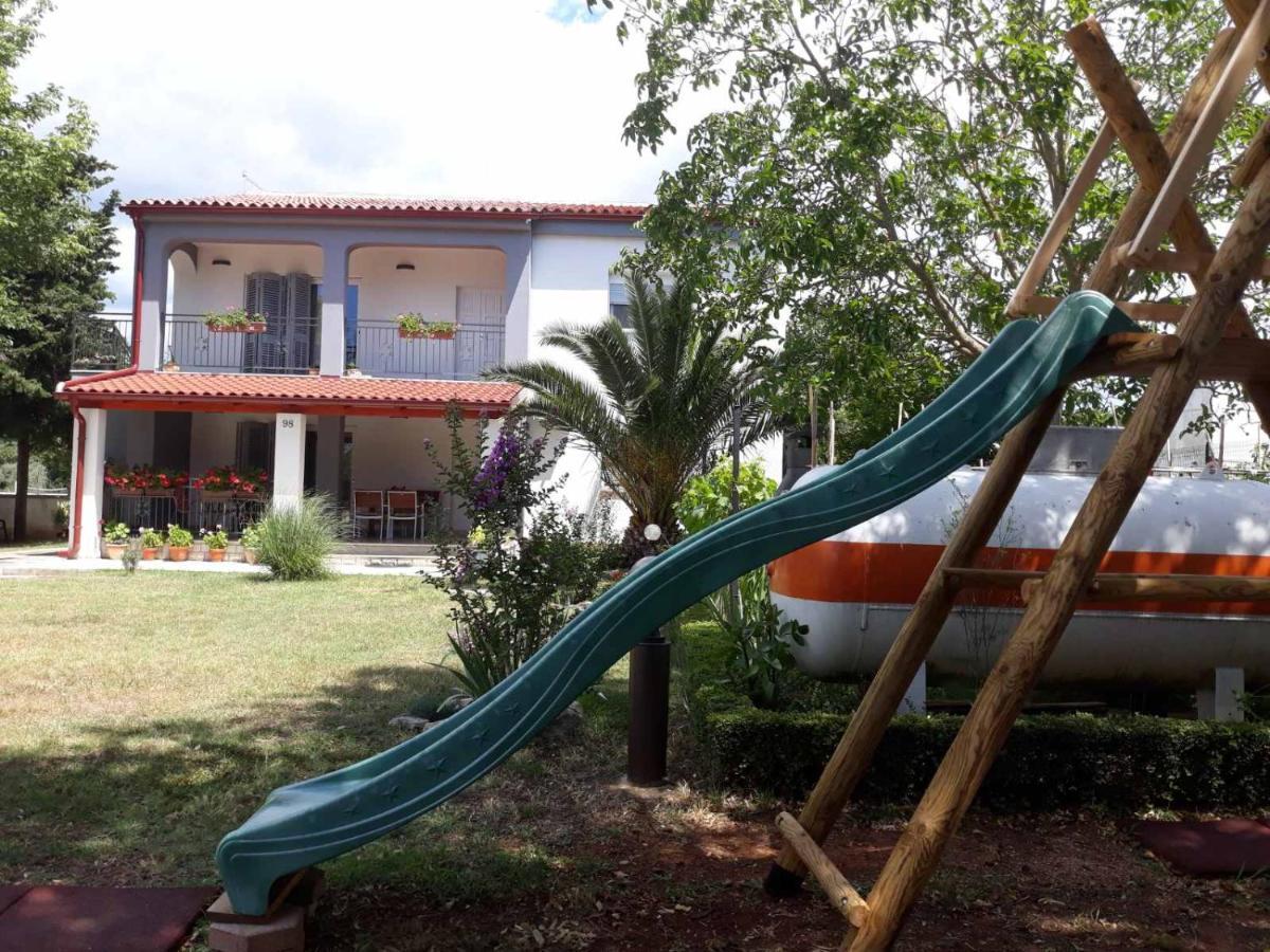 Apartment Nevia Fazana Luaran gambar