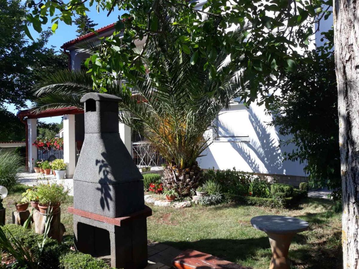Apartment Nevia Fazana Luaran gambar