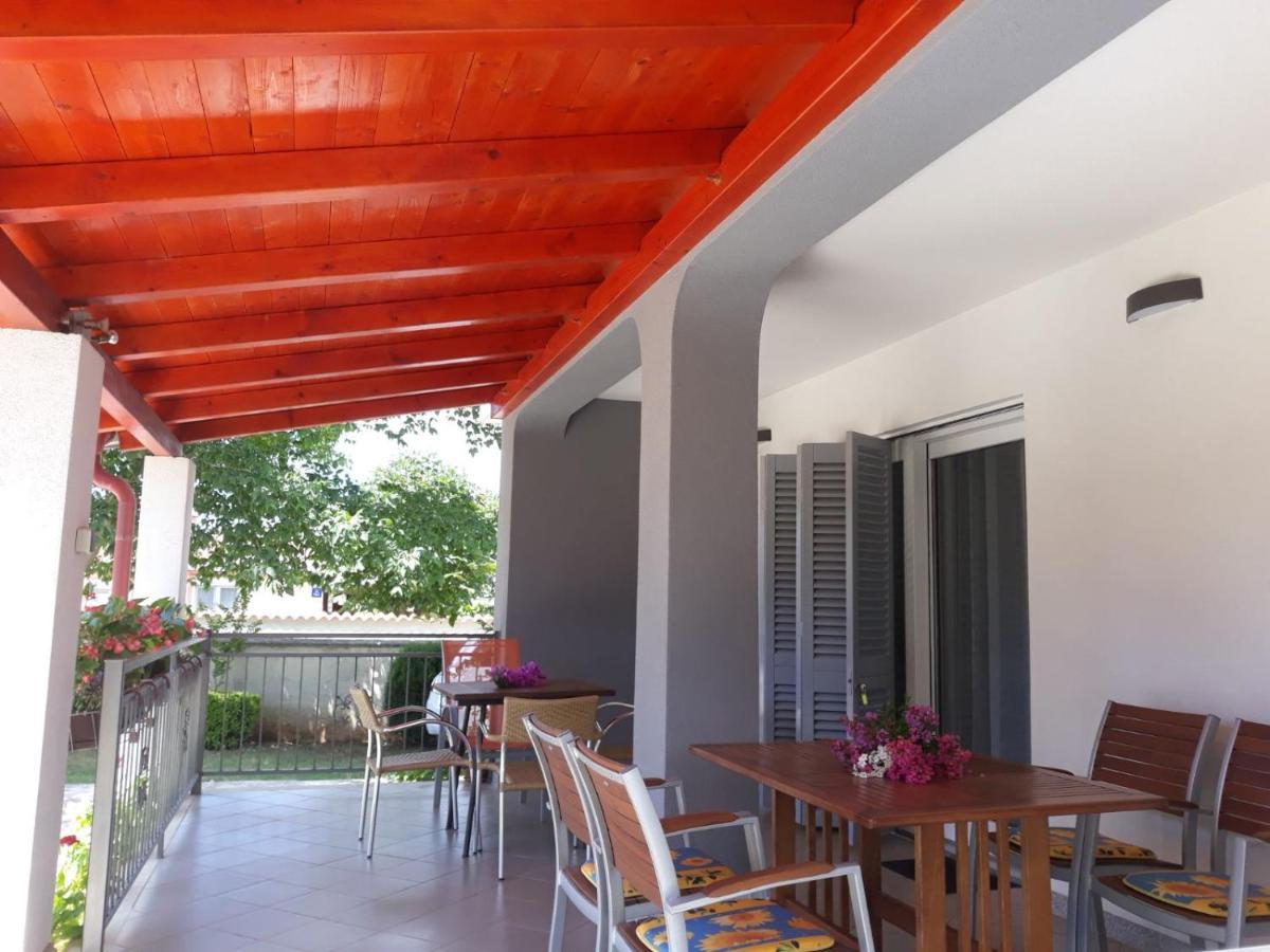 Apartment Nevia Fazana Luaran gambar