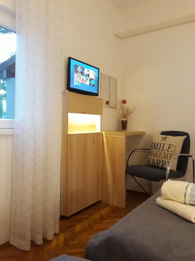 Apartment Nevia Fazana Luaran gambar