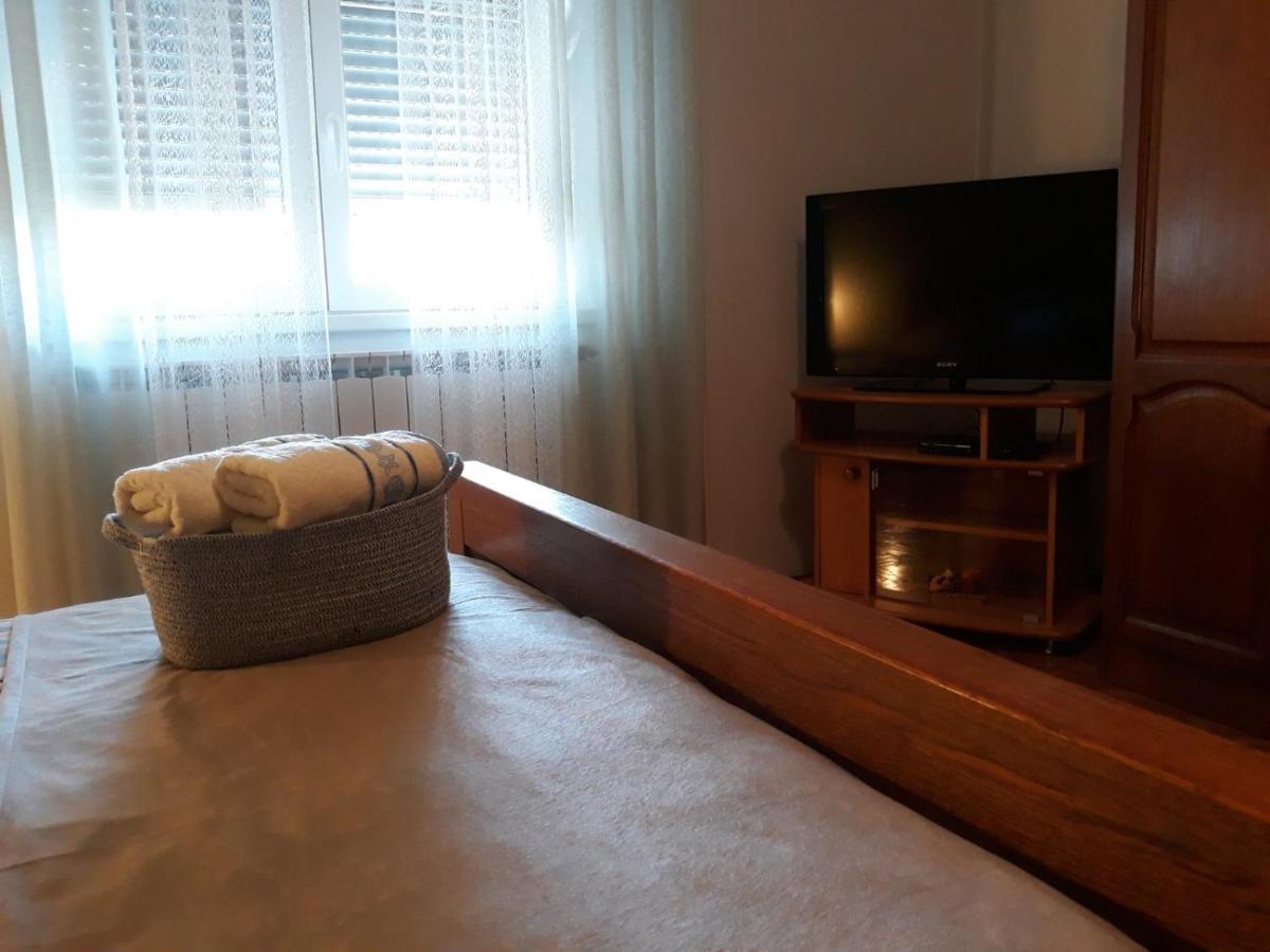 Apartment Nevia Fazana Luaran gambar